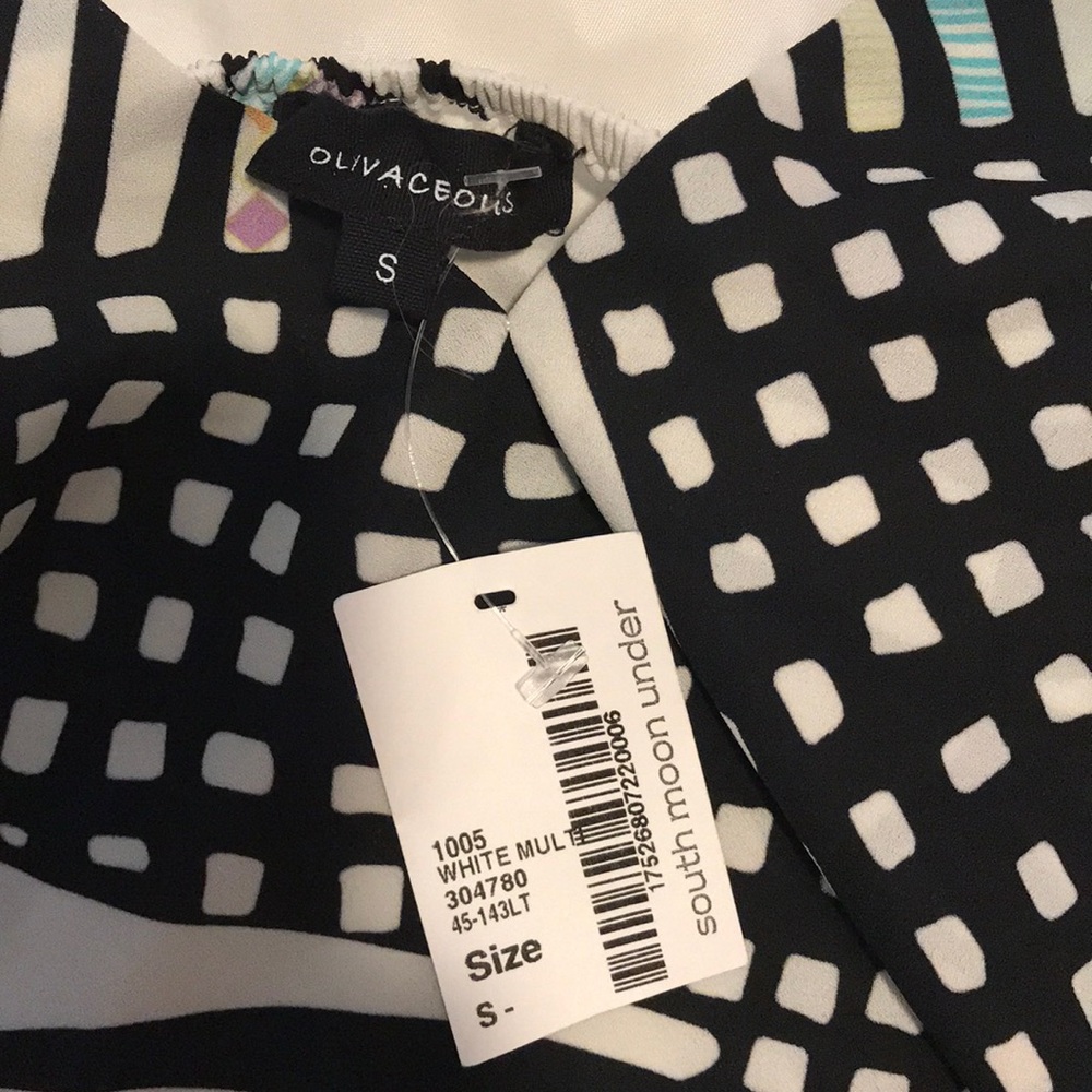 Olivaceous patterned halter top